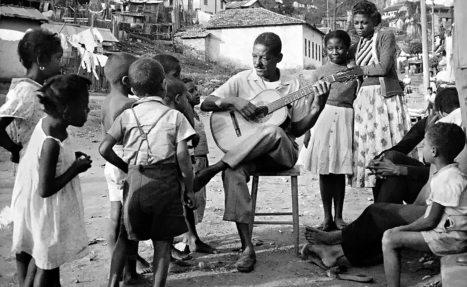 Cartola em foto para publicação no Diário da Noite, Rio de Janeiro, RJ, 01.07.1957 (Autoria não identificada) (Arquivo Diários Associados/Acervo Instituto Moreira Salles/divulgação)